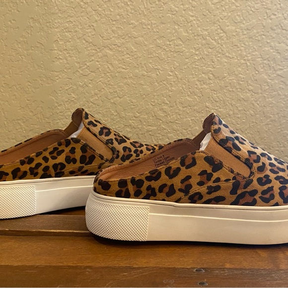 Very Volatile Leopard Slip-on Sneakers - Picture 4 of 9